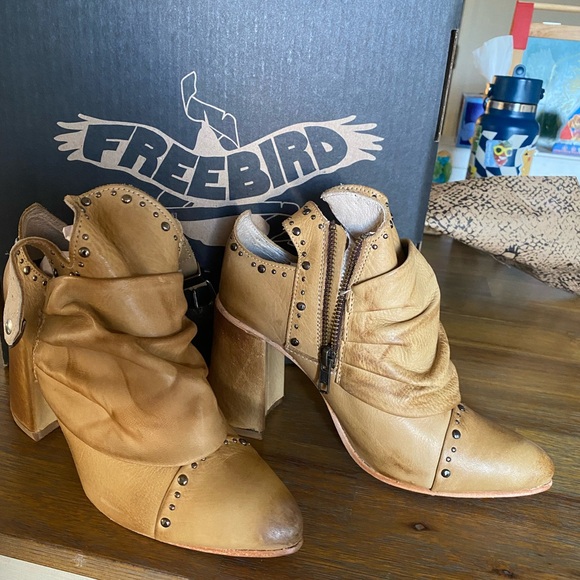 Freebird booties; Jericho Natural, size 8 - Picture 9 of 11
